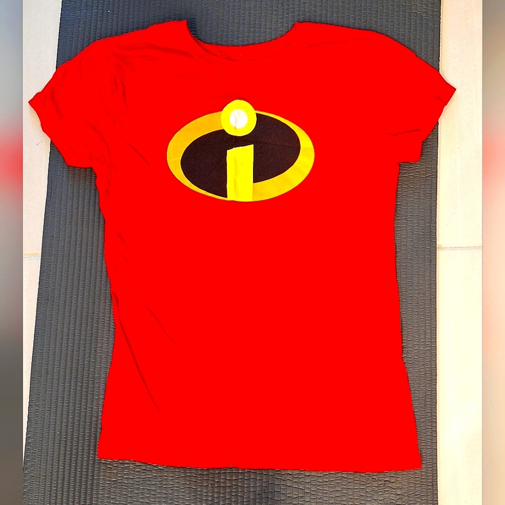 Disney Incredibles Womens cut T size L